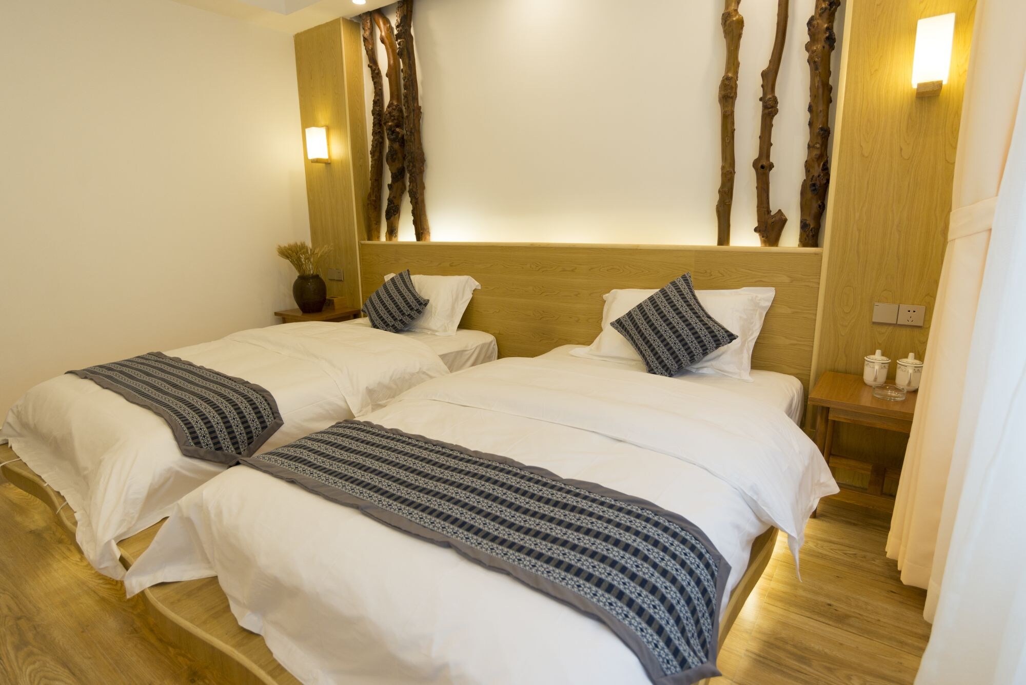 SUPERIOR, TWIN BEDS