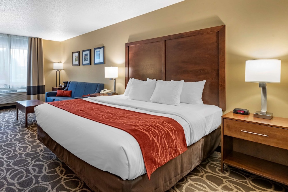 Comfort Inn Dyersville Near Field of Dreams 7/22