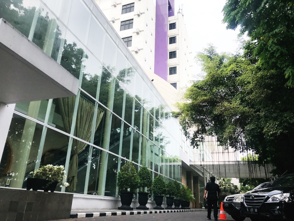 Mercure Surabaya Grand Mirama 4/81