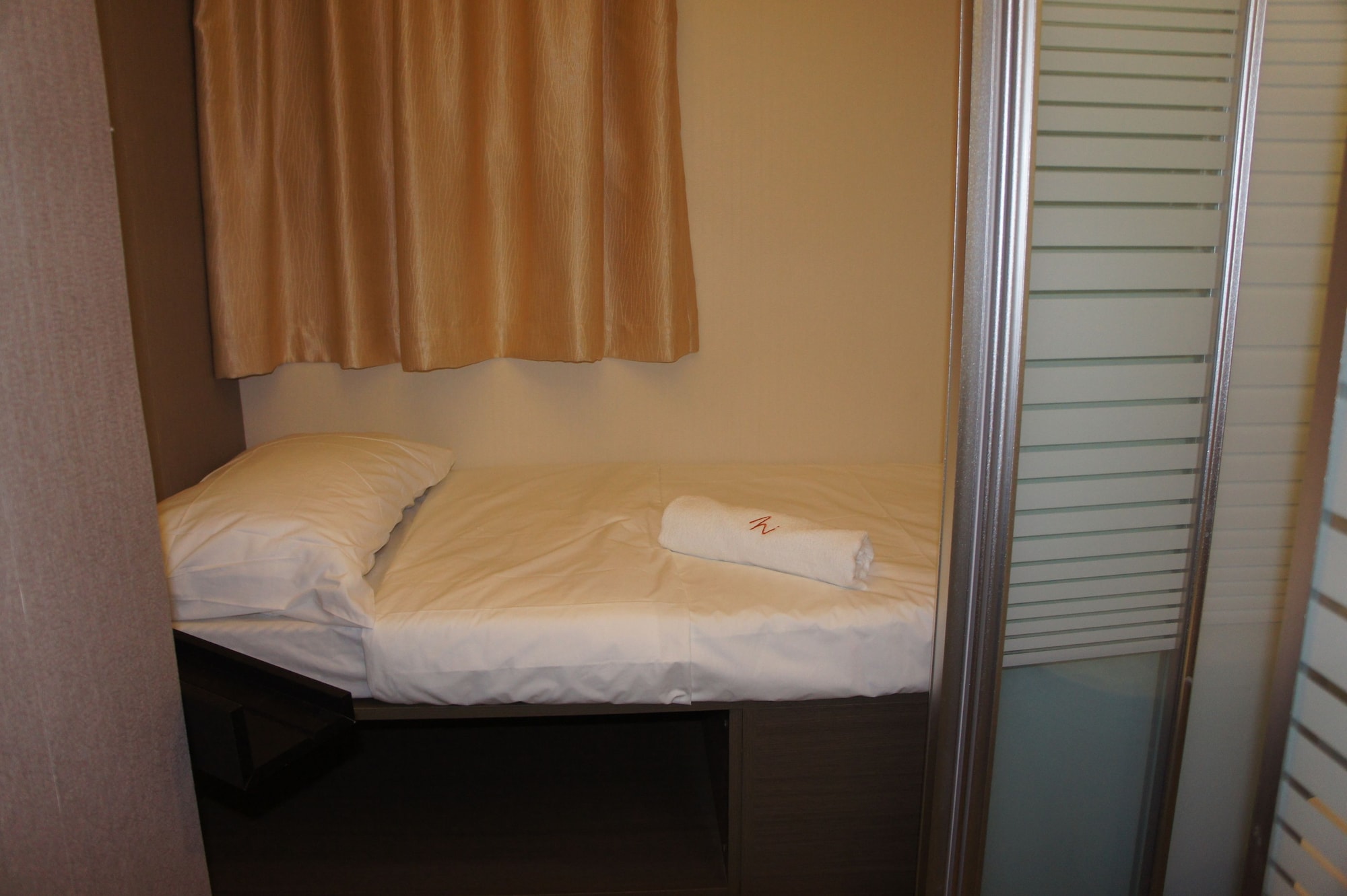 STANDARD, DOUBLE BED