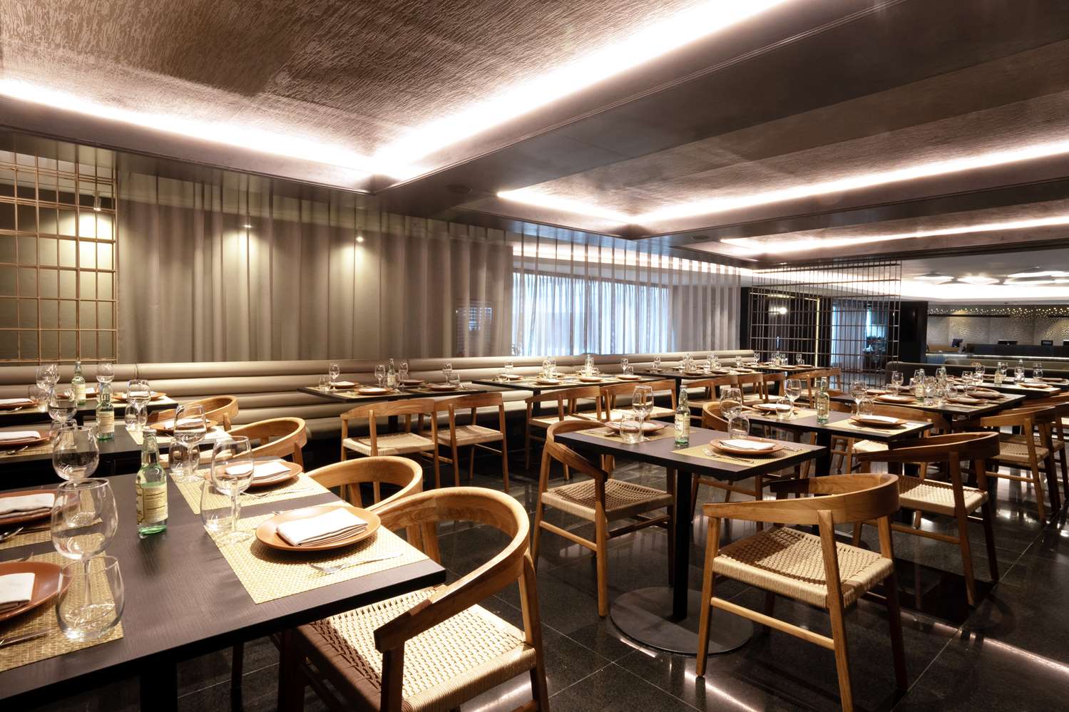 restaurant cafeteria