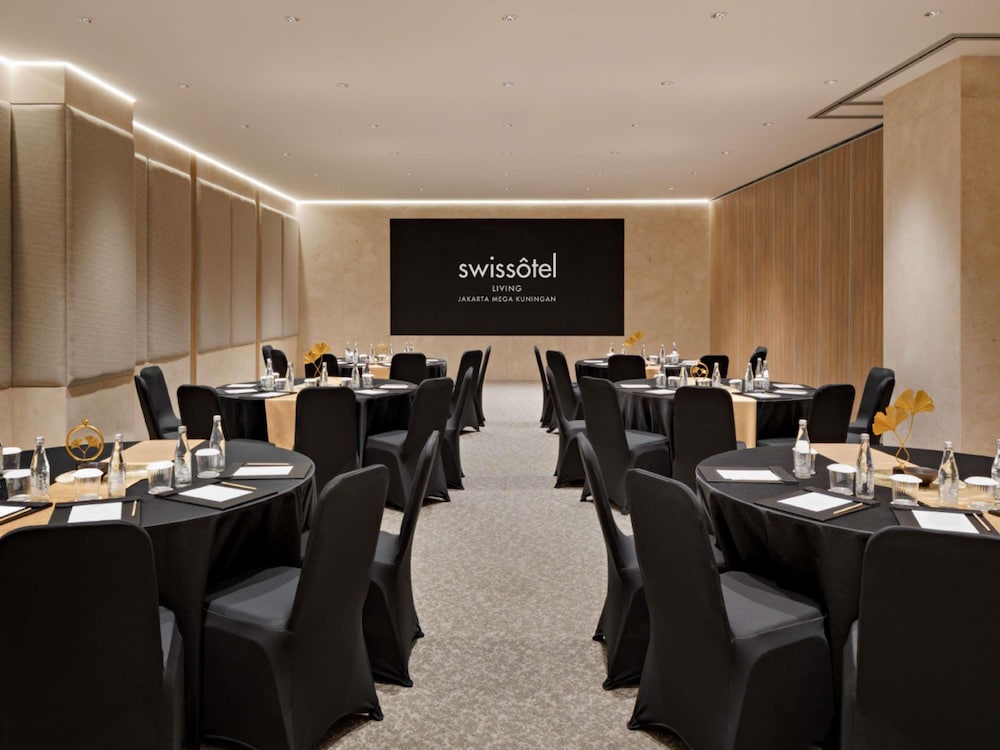 Swissotel Living Jakarta Mega Kuningan 38/50