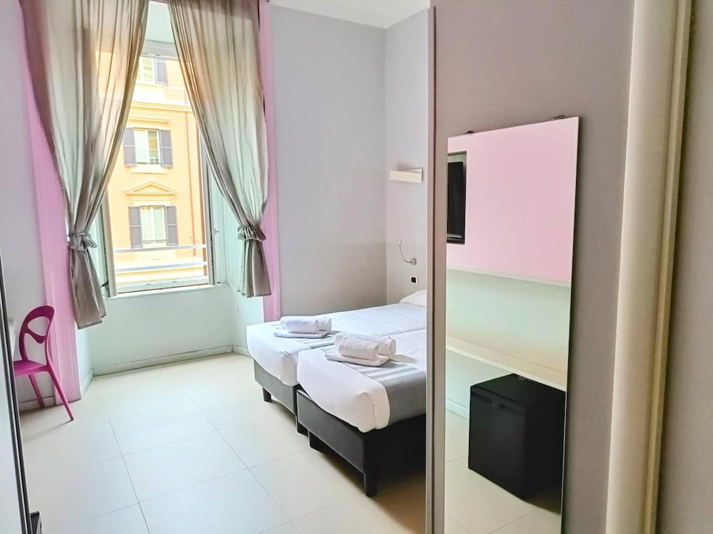 Manin Suites 13/51