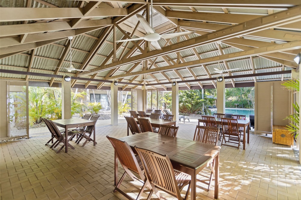 Trinity Beach Club Holiday Apartments 20/27