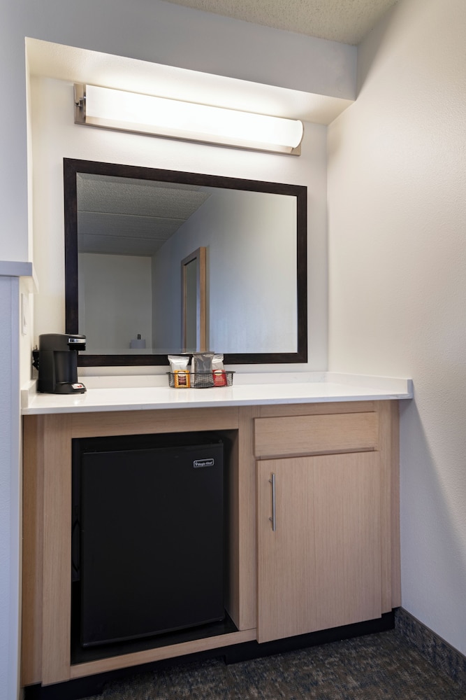 Hyatt Place Austin/Arboretum 10/69