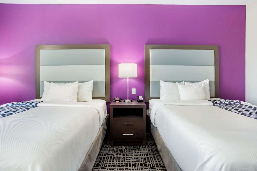 La Quinta Inn And Suites By Wyndham Springfield IL 20/63
