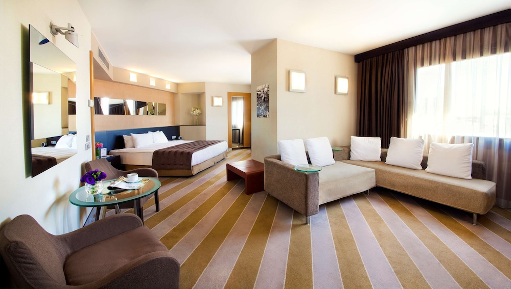 Point Hotel Taksim 44/68