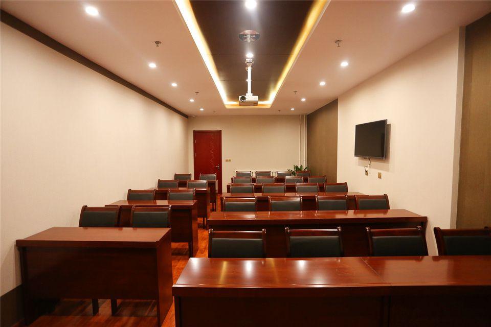 GREENTREE INN TAIYUAN YINGZE DISTRICT JIANSHE(S)ROAD CHANGFENG STREET HOTEL 45/50