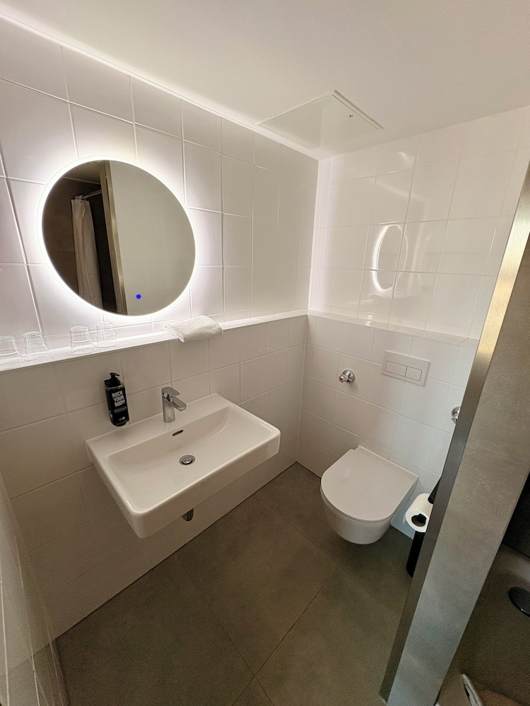 IBIS NUERNBERG ALTSTADT 65/66