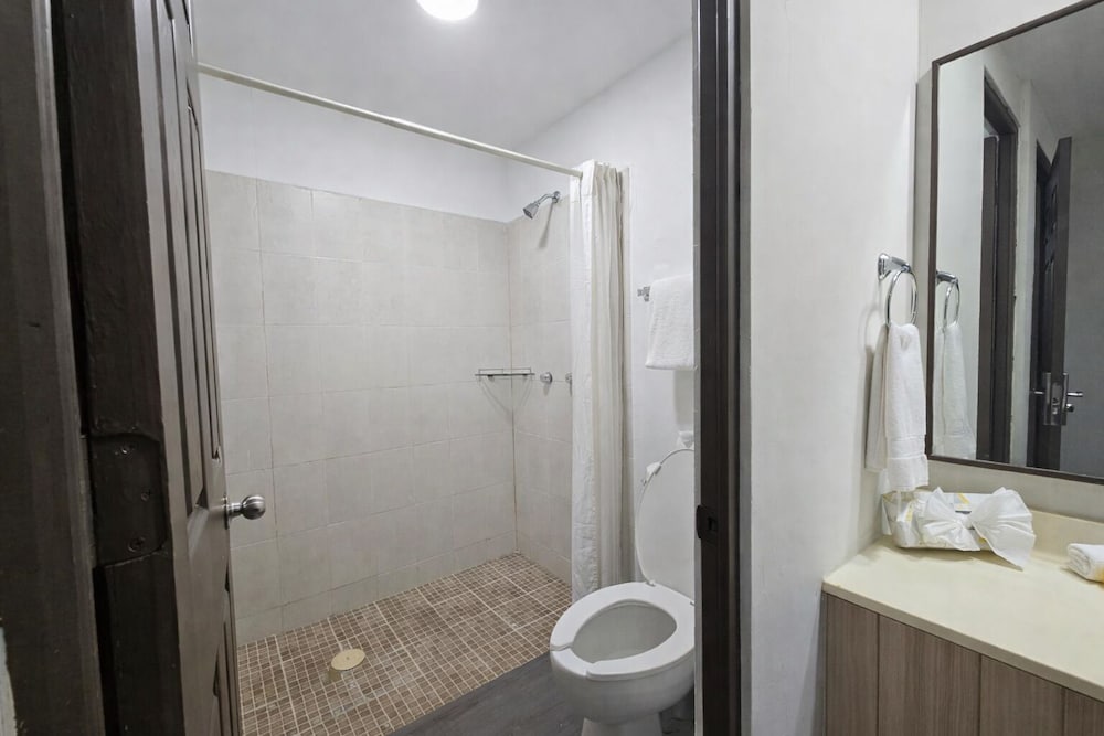 Hotel Plaza Del Arco 43/50