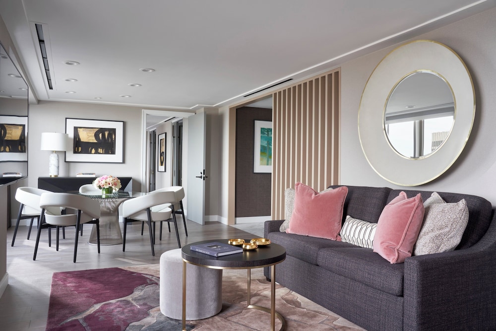 Four Seasons Hotel San Francisco at Embarcadero 23/50