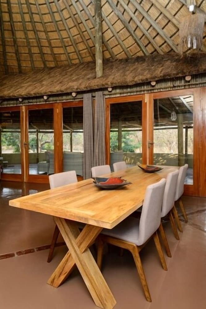 Montebelo Gorongosa Lodge Safari 10/21