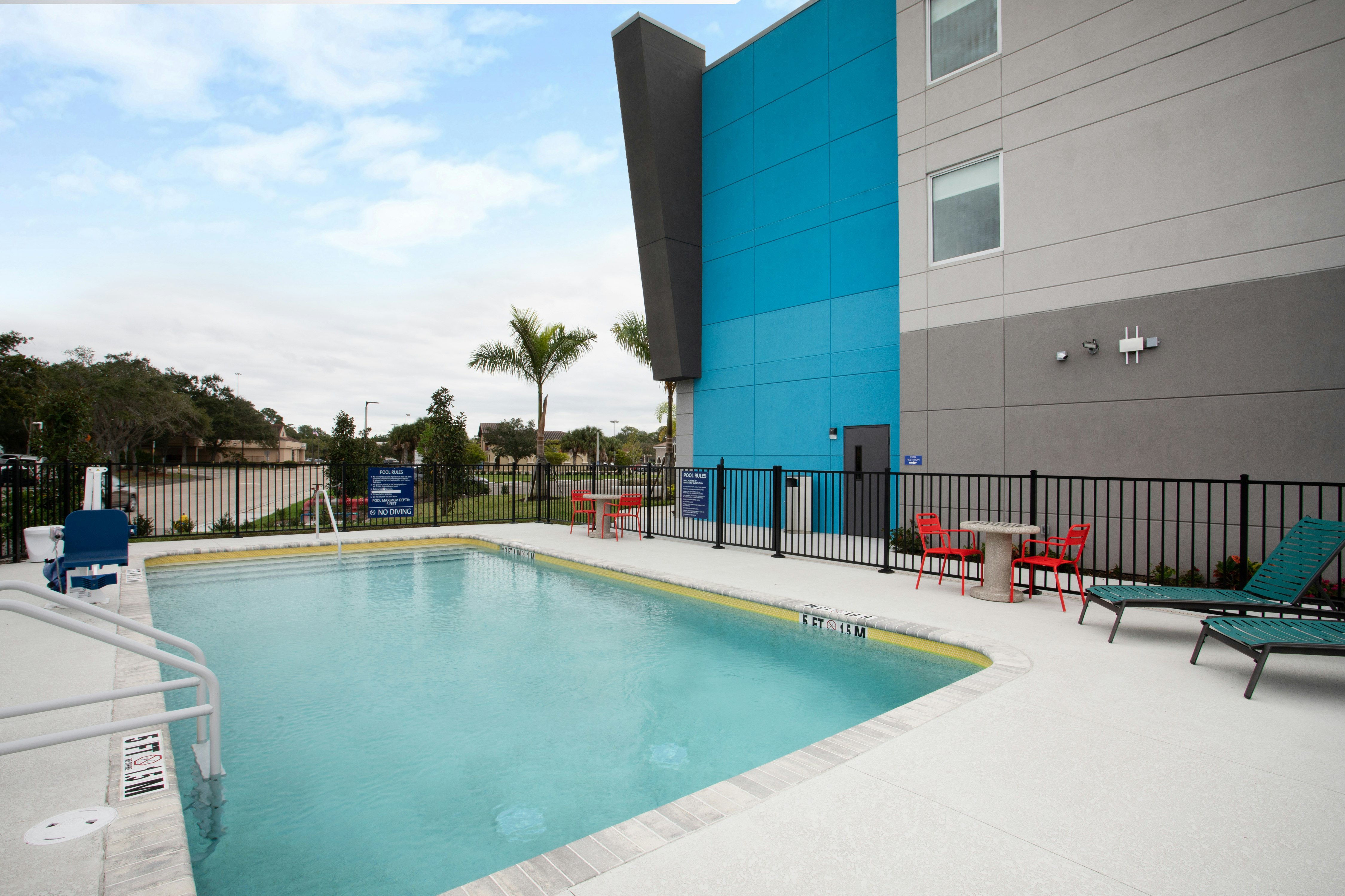 Tru By Hilton Bradenton I-75, FL 47/47