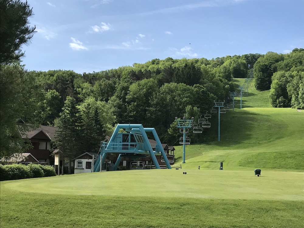 The Inn at Holiday Valley 31/50