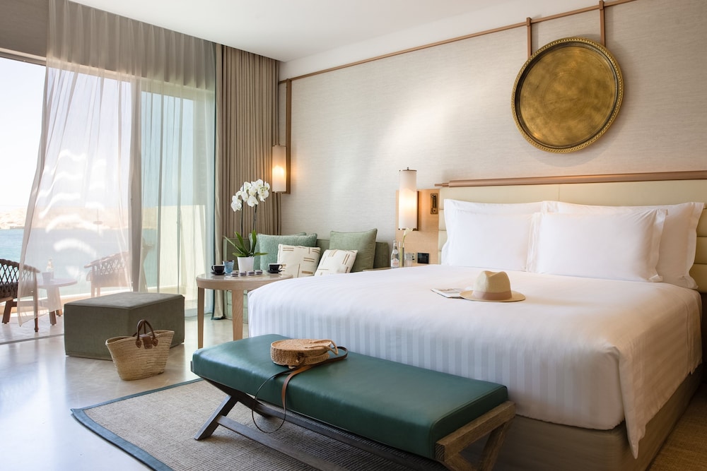 Ocean, Club, King Bed, Balcony