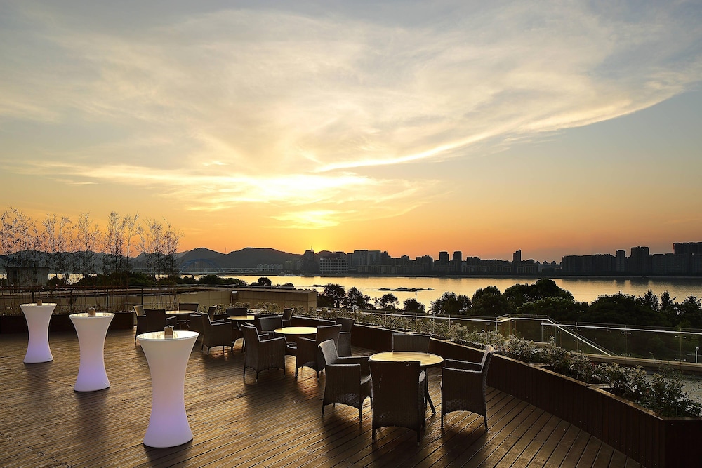 Sheraton Grand Hangzhou Binjiang Hotel 47/55