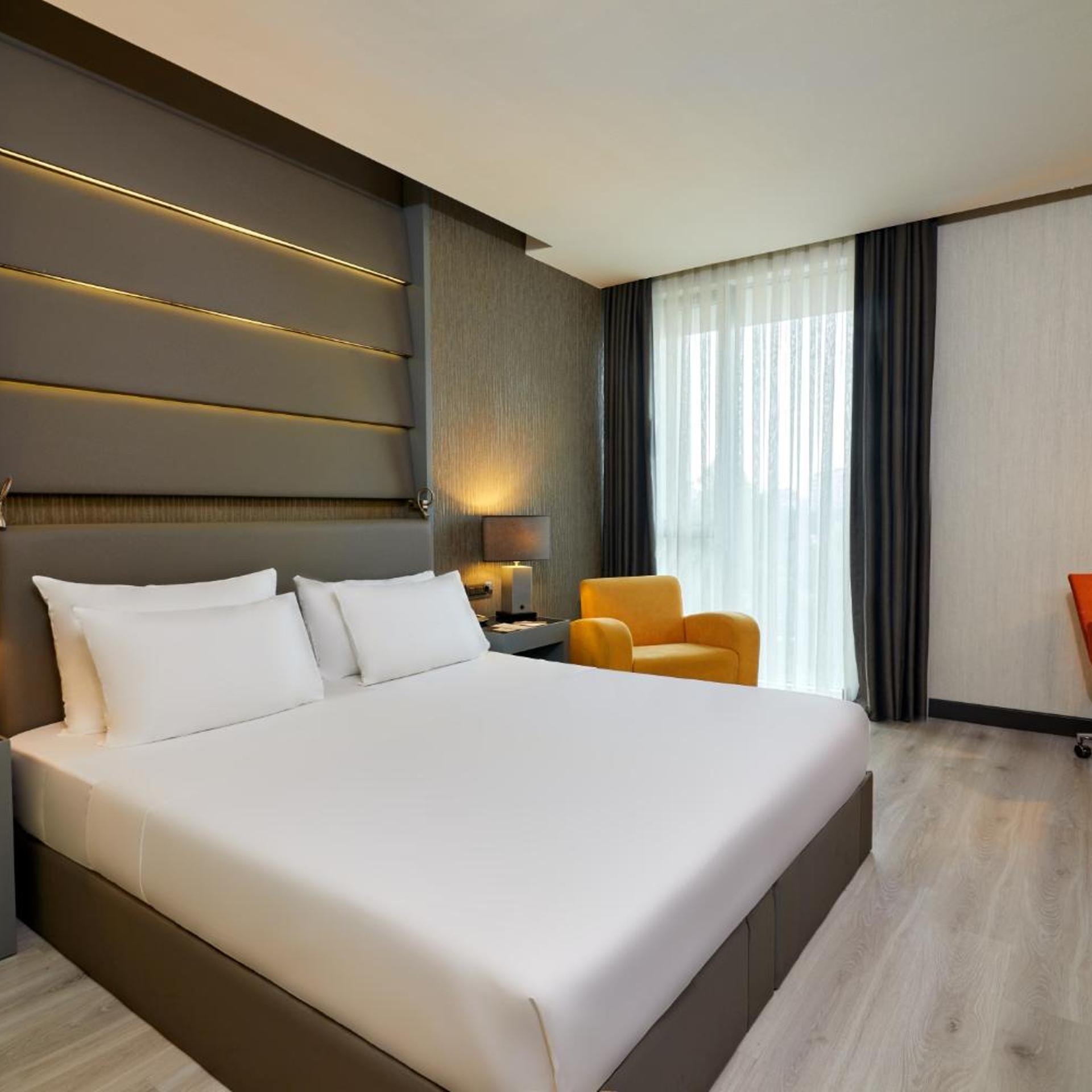 Superior, King Bed