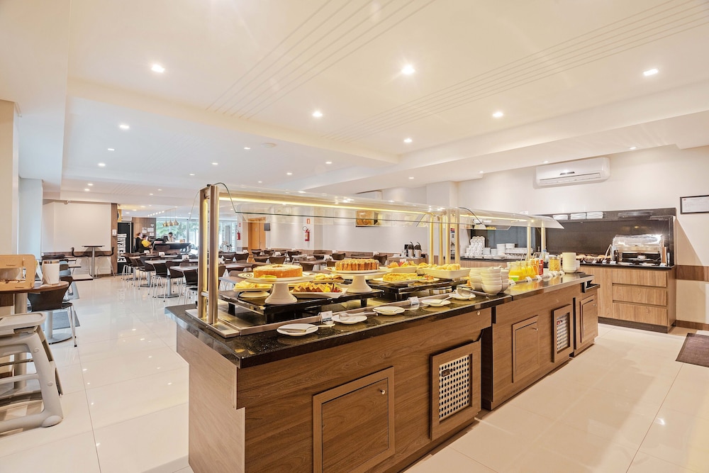 Slim Hotel Curitiba Av. das Torres 13/27