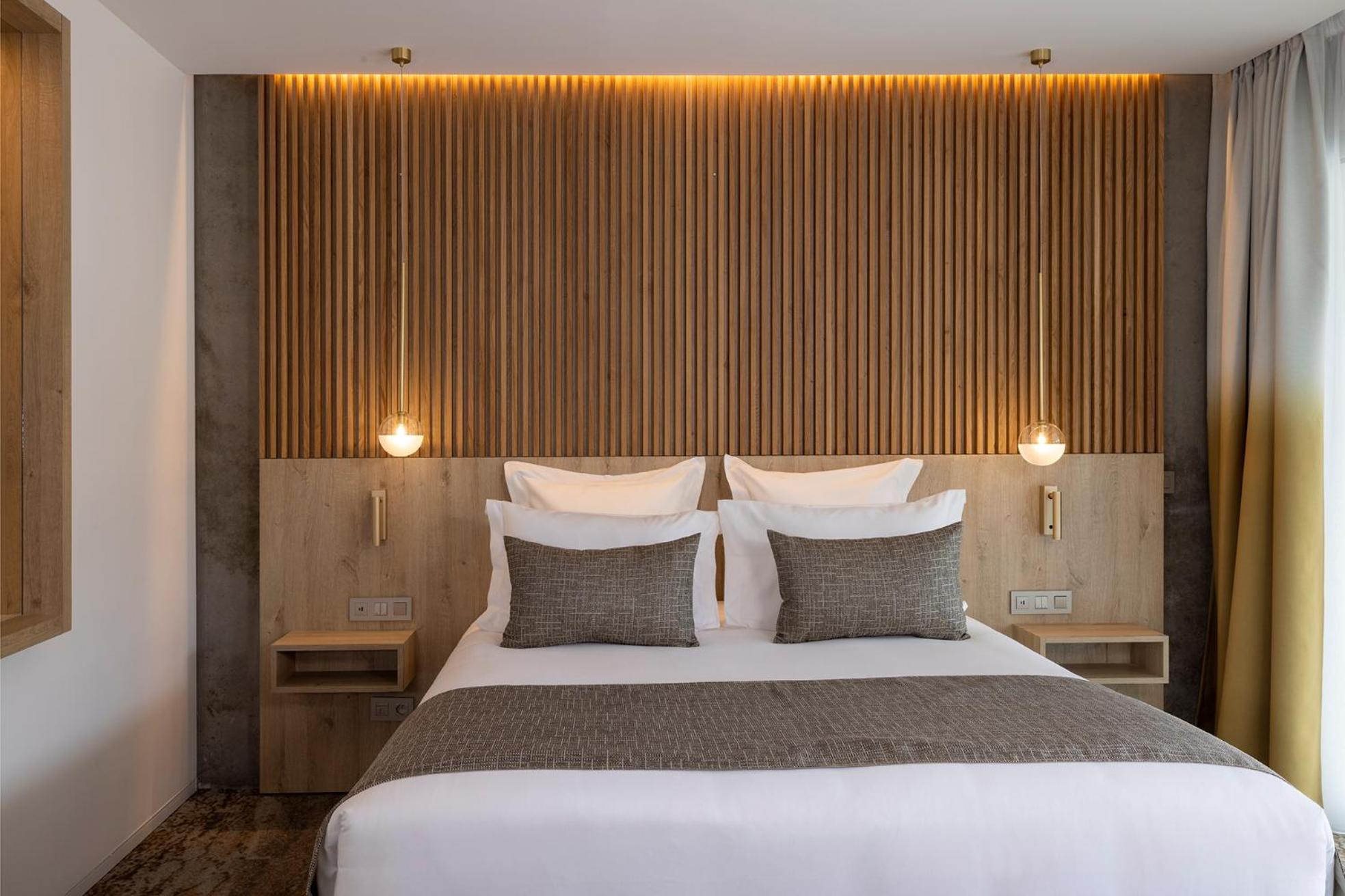 Room, Double Bed, Pool Side
