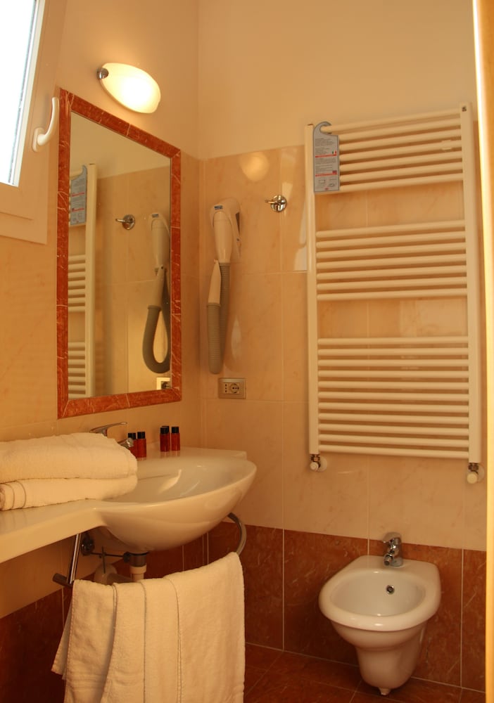 Hotel Antares 26/28
