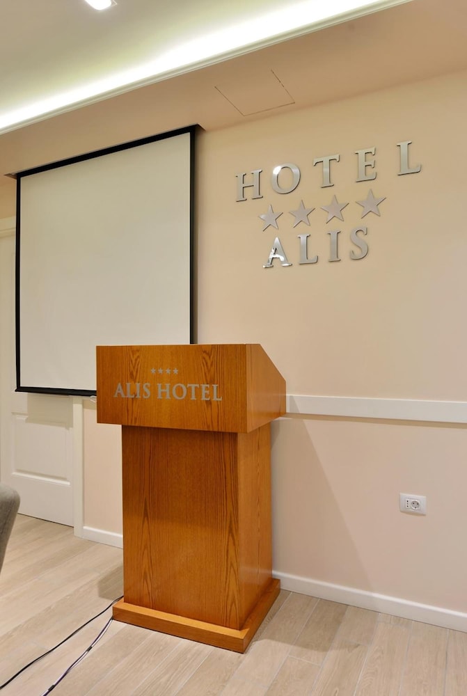 Alis Hotel 7/54