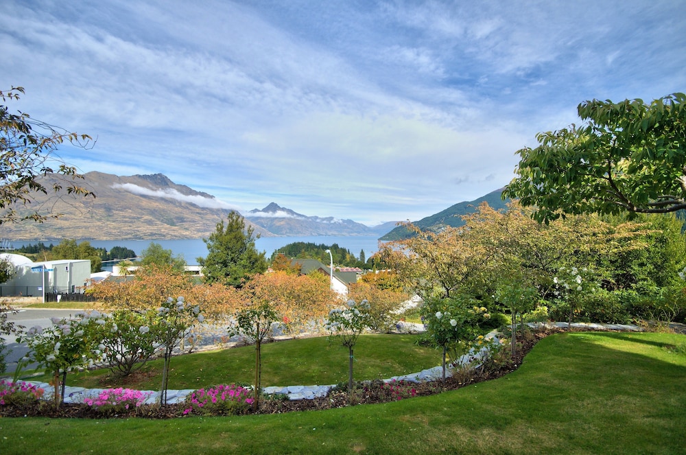 Balmoral Lodge 57/65