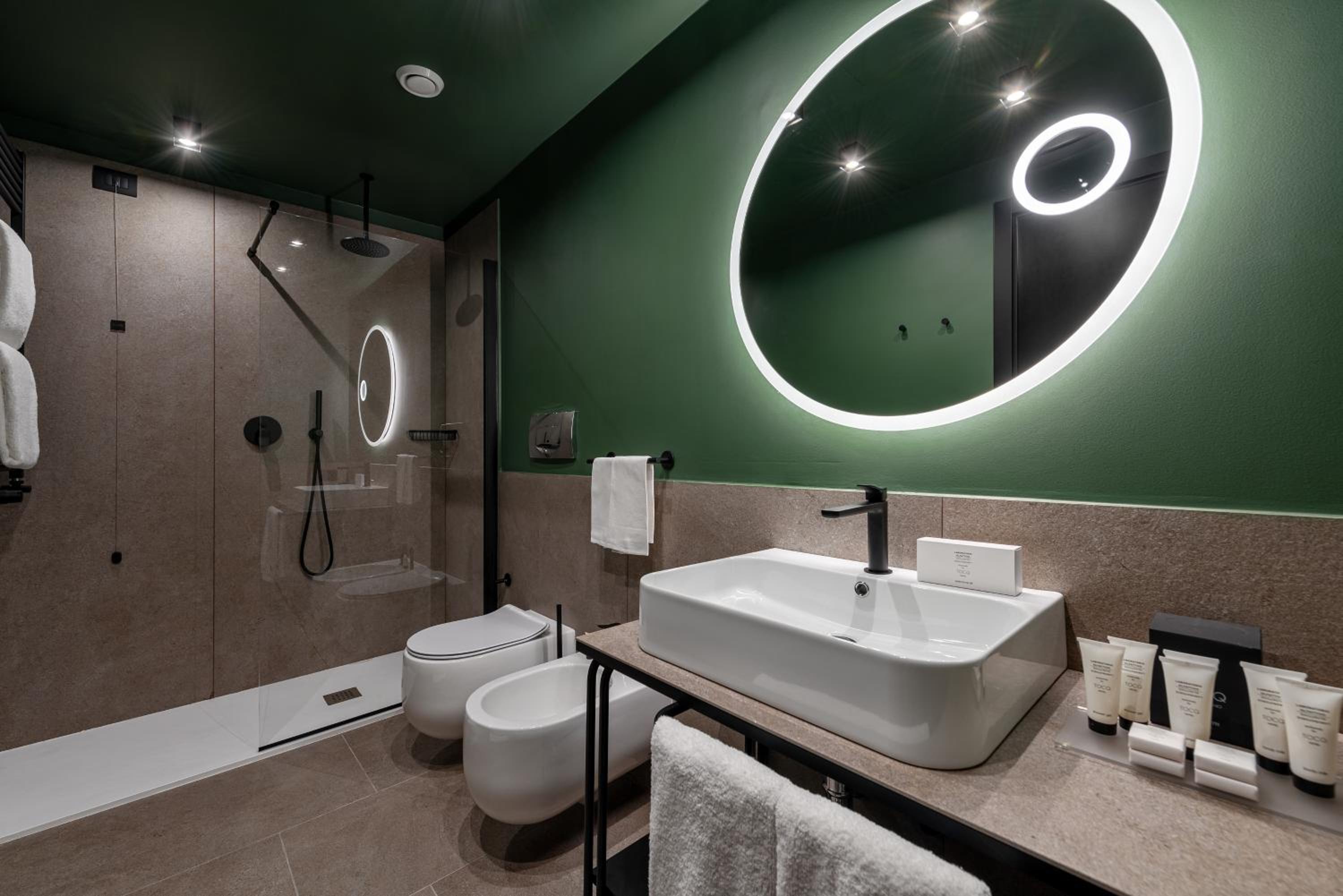 غرفة عائلية بسريرين كوين، Hotel Tocq 8/8