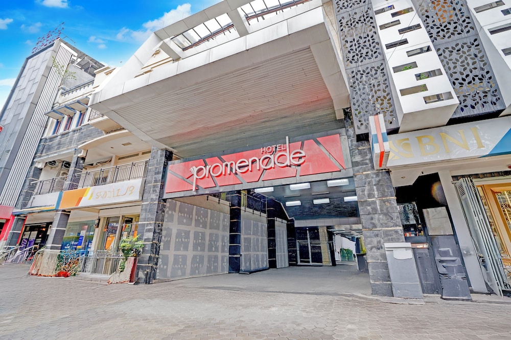 Townhouse Oak Cihampelas Near Ciwalk Formerly Promenade Hotel photo5
