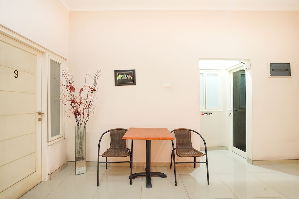 Oyo 450 Semampir Residence 47/64