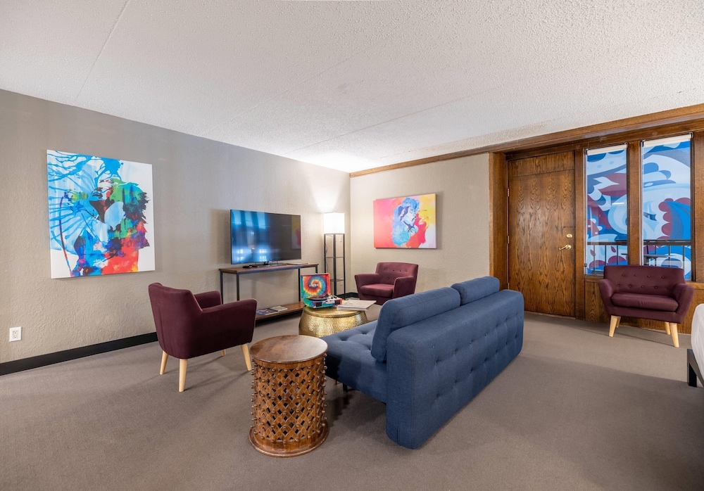 The Highlander Hotel Iowa City, an Ascend Collection Hotel 42/58