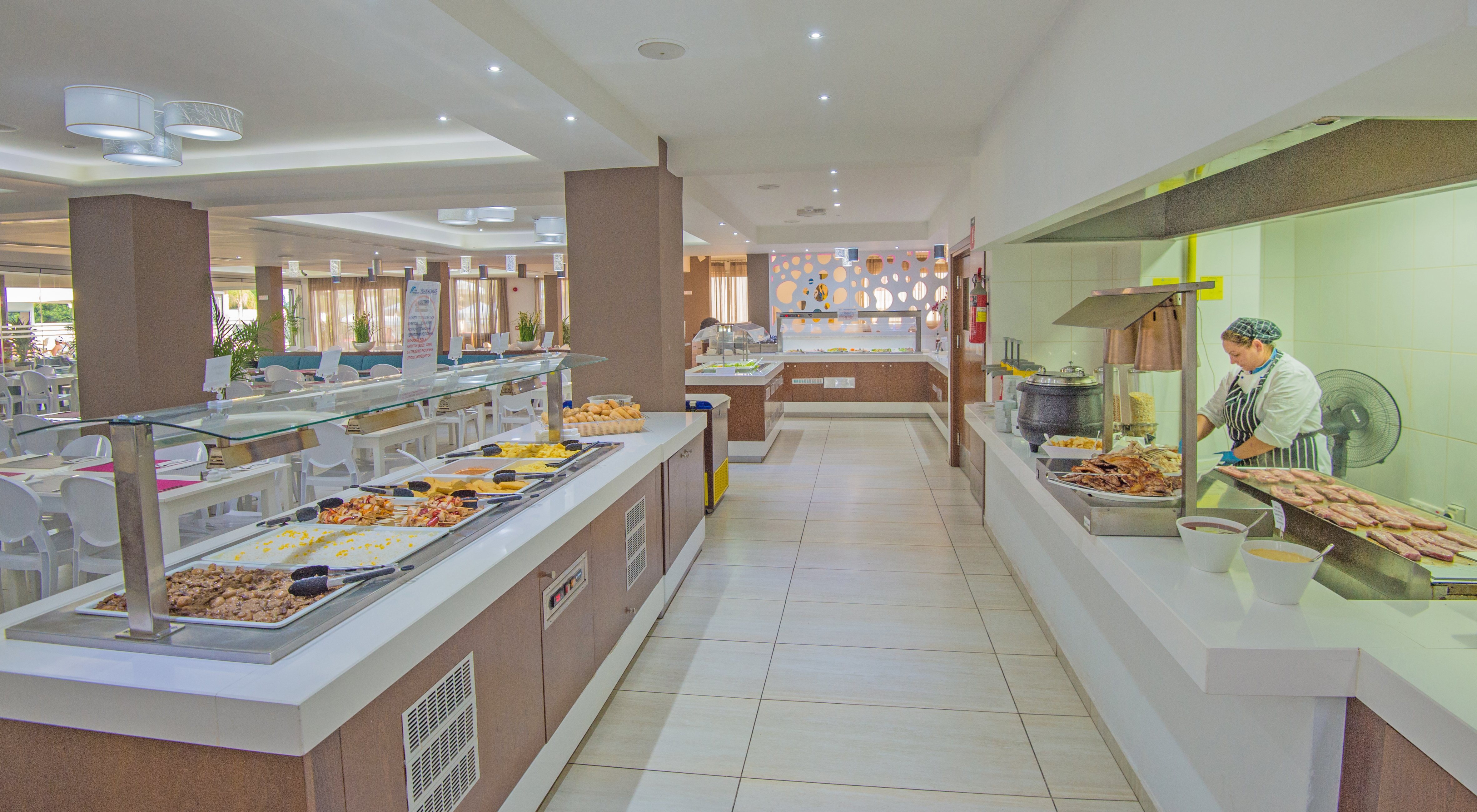 New Famagusta Hotel and Suites 5/50