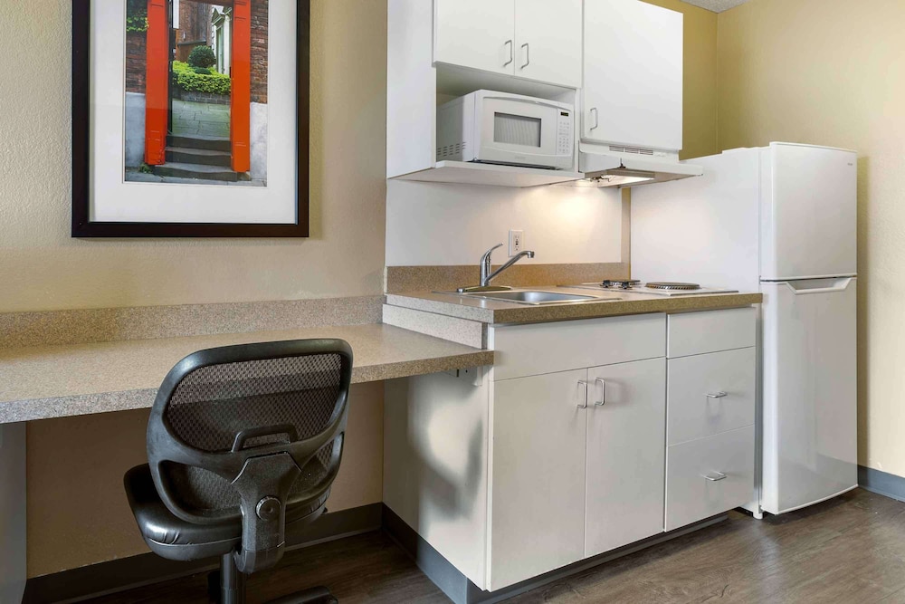 Extended Stay America Suites Houston Sugar Land 28/57