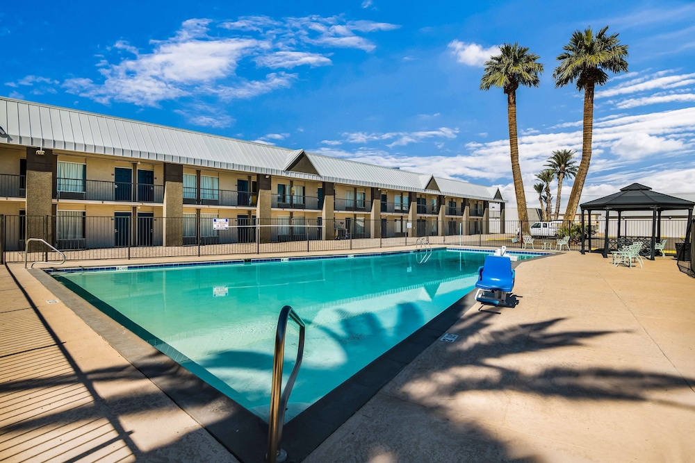 Motel6 Tucson, AZ- Downtown 49/53