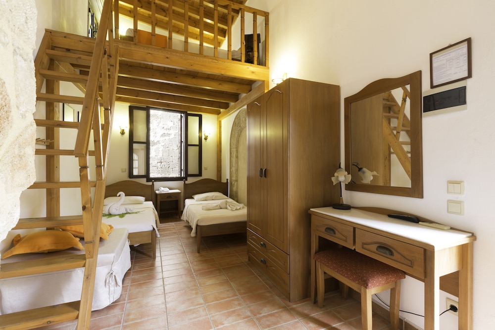 Camelot Traditional And Classic Hotel 33/56