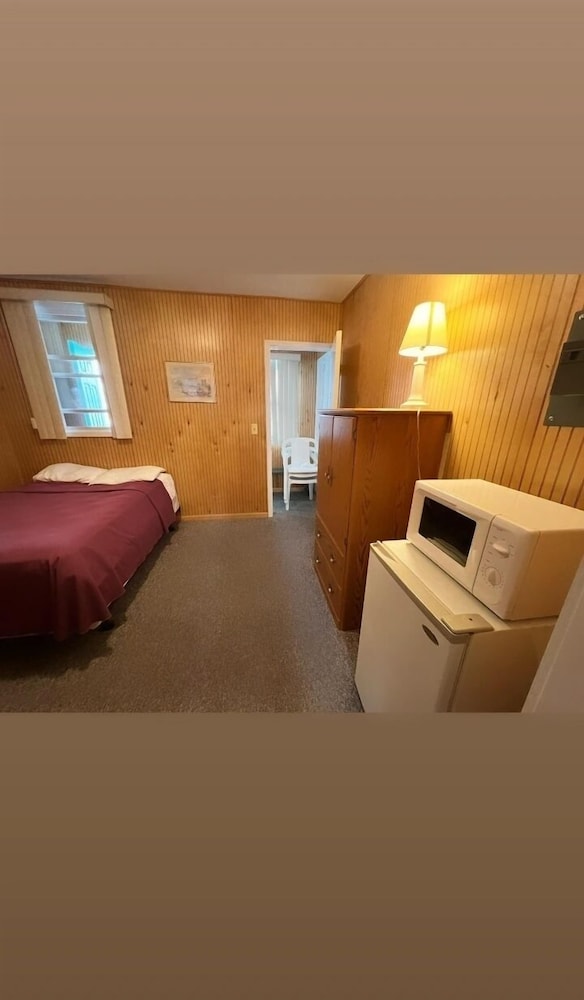 Boardwalk Sand & Surf Inn Oceanfront 26/55