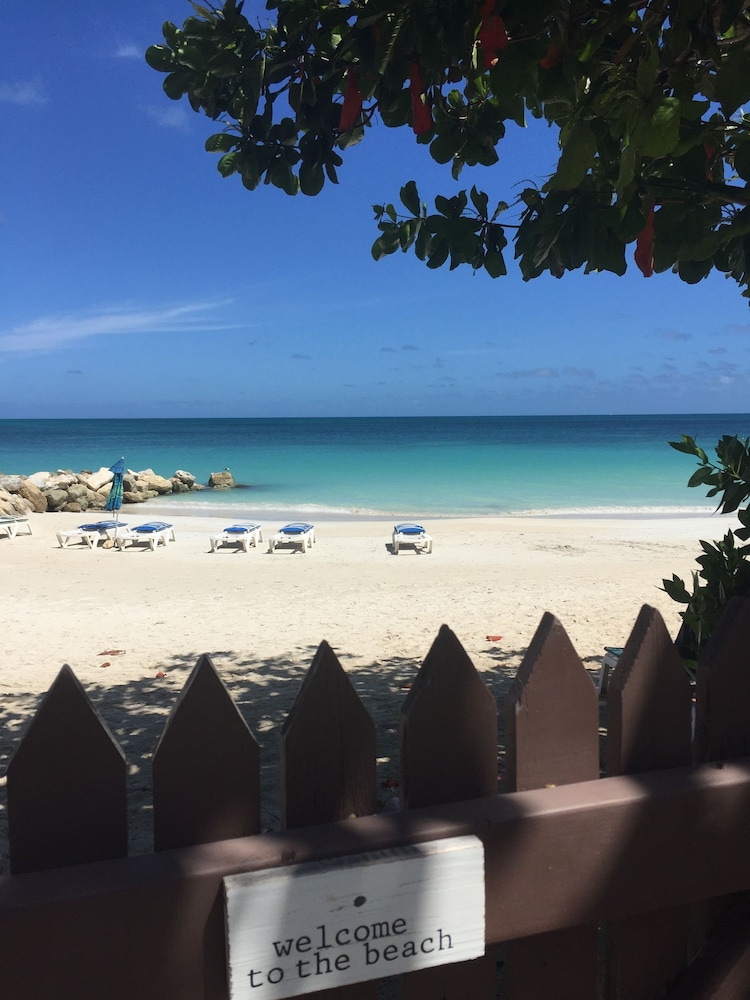 BUCCANEER BEACH CLUB 53/71