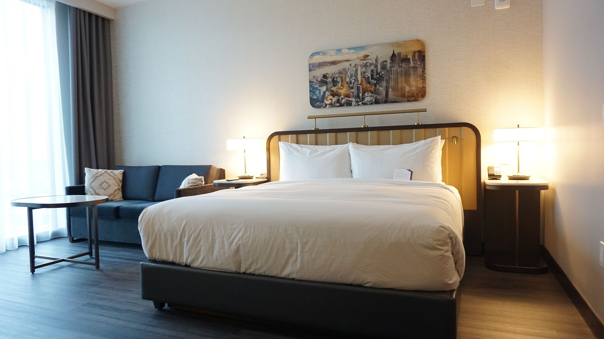 ROOM, KING BED, SOFA