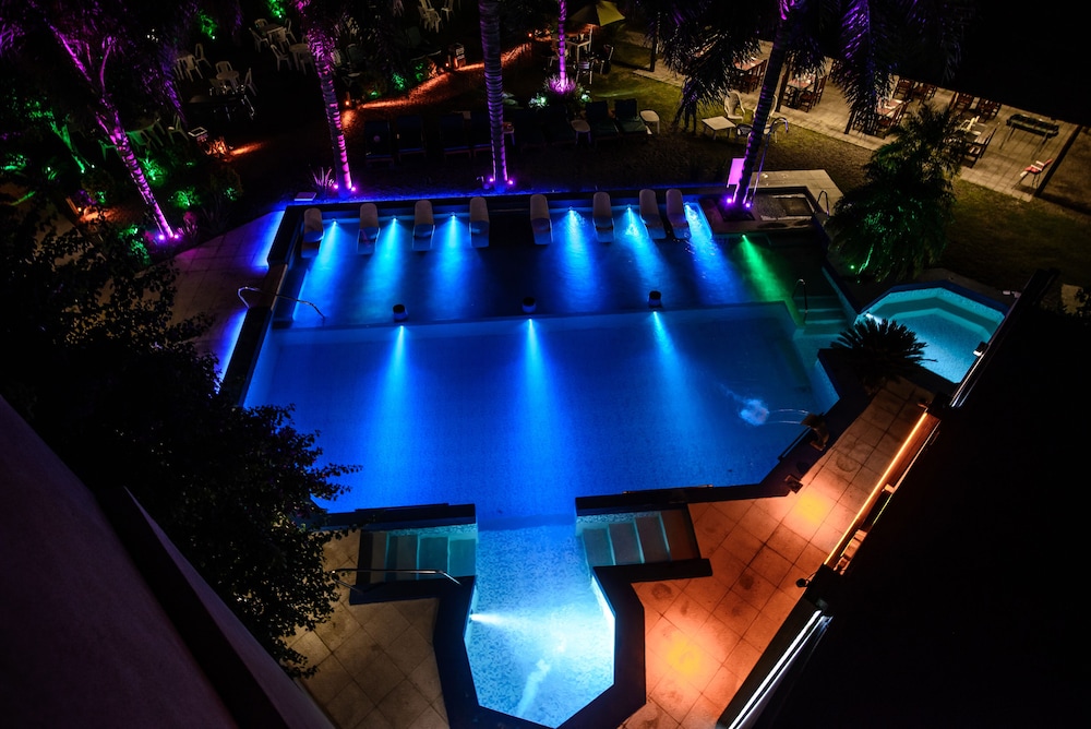 Hotel Emperatriz 44/72