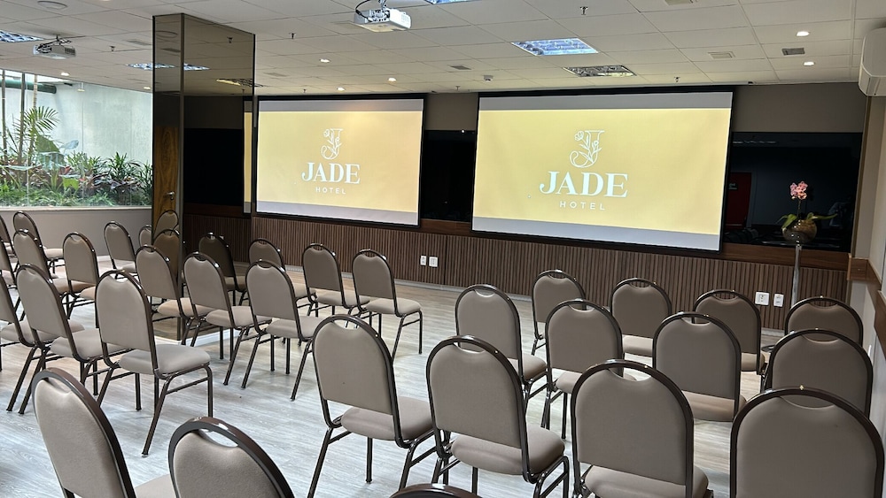 Jade Hotel Brasília 36/48