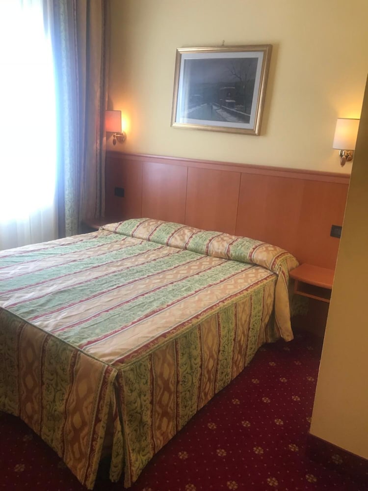 Hotel Cinzia 15/50
