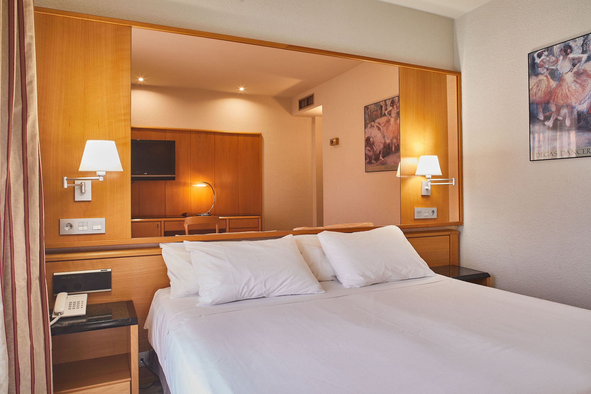ROOM, SINGLE, DOUBLE BED