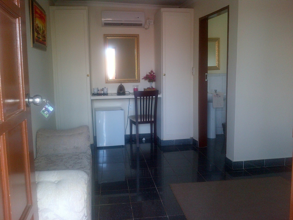 Valley View Guest House 6/46