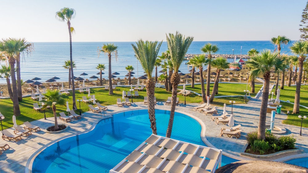 Golden Bay Beach Hotel 40/50