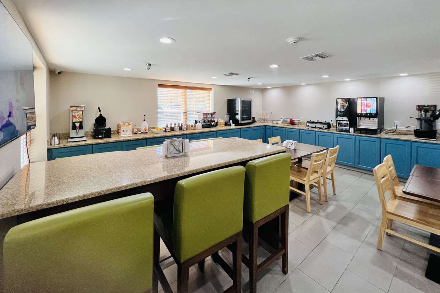 Country Inn & Suites by Radisson, Panama City, FL 18/20