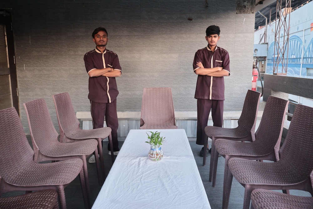 OYO Rooms Thaltej SG Highway 37/51