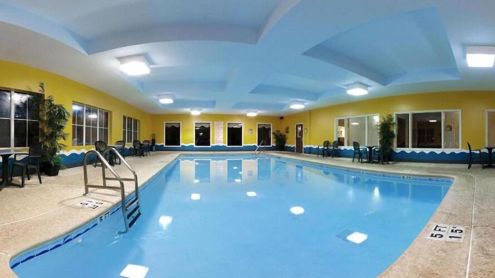 Holiday Inn Express Hotel Suites Thomasville 3/40
