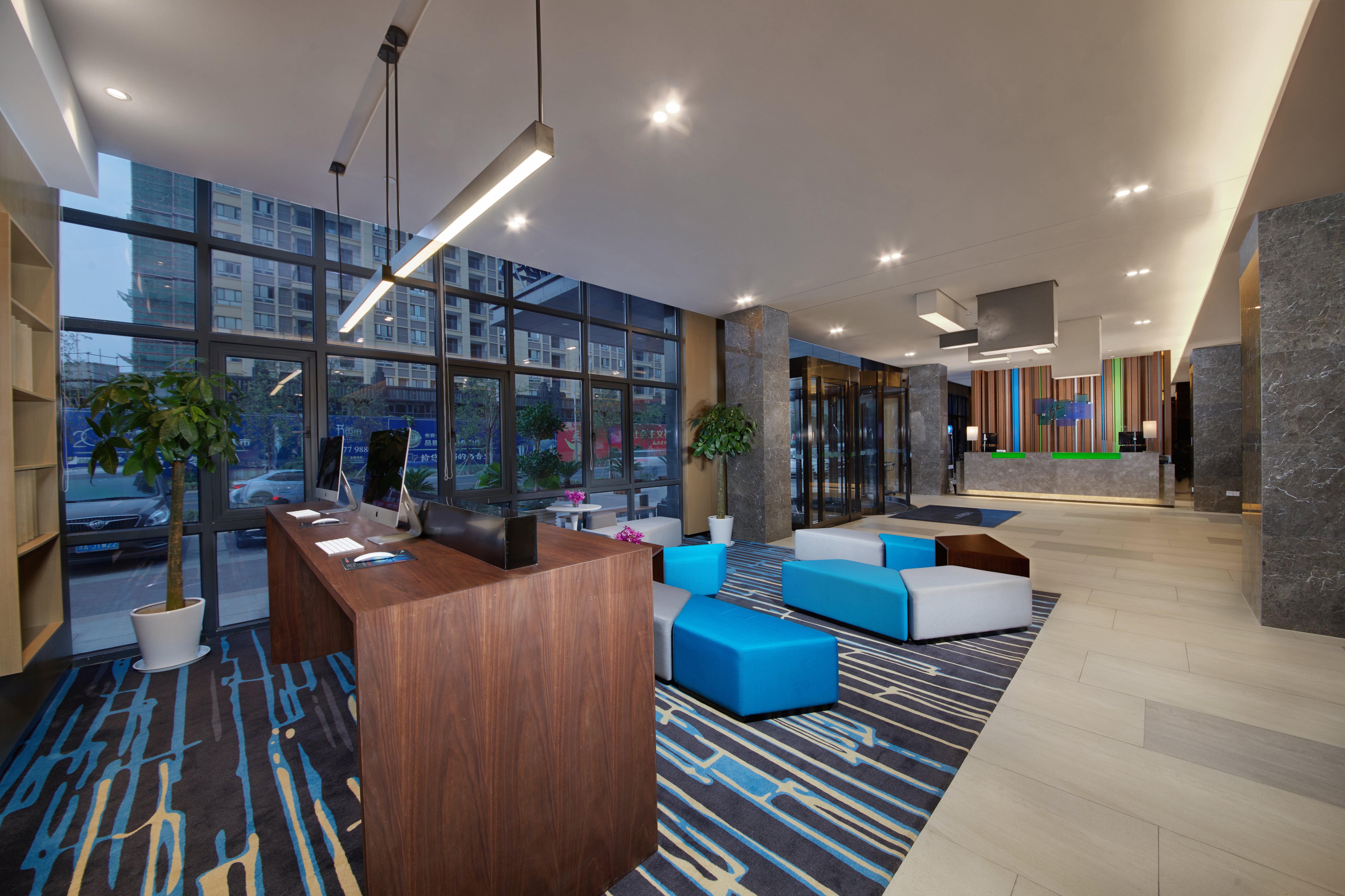 HOLIDAY INN EXPRESS ZHANGJIAGANG EAST 6/31