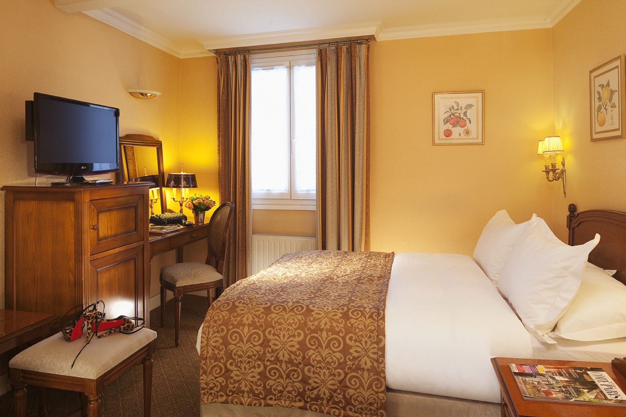 CLASSIC, DOUBLE BED, SMALL
