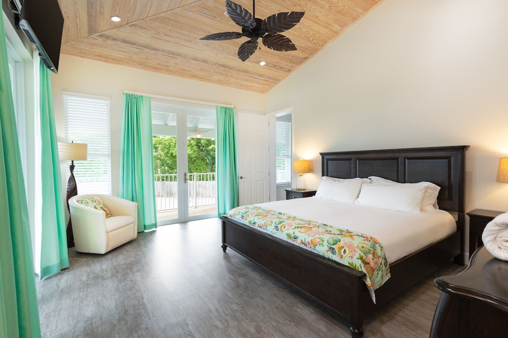 1 Bedroom, Luxury, Villa, King Bed, Pool Side, Sofa, Kitchen