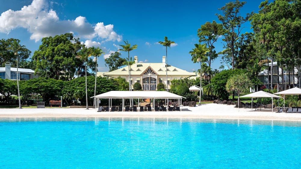 Intercontinental Sanctuary Cove 3/76